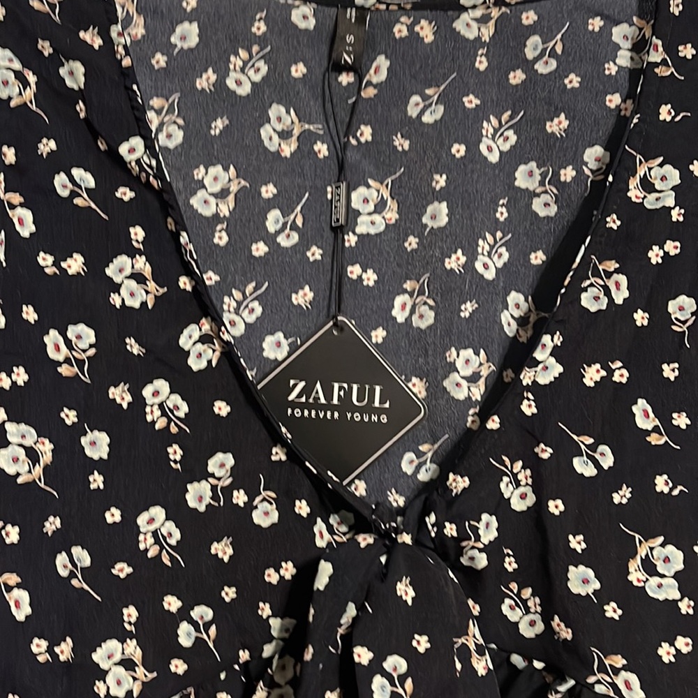 NWT Zaful short sleeve wrap shirt with tie size small - Picture 3 of 9